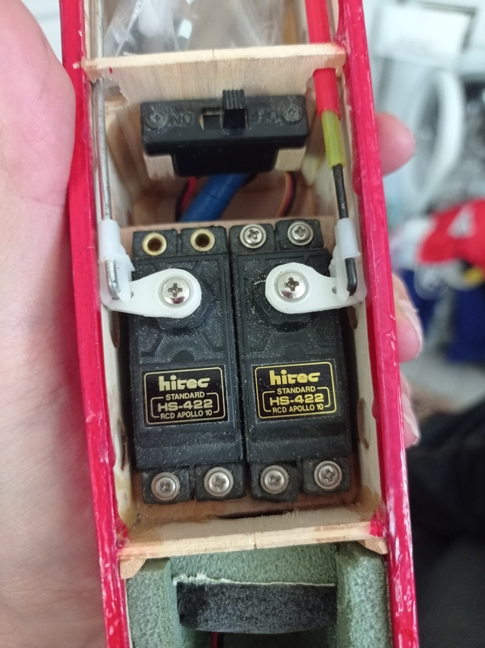 Hitec  hs-422 Apollo 10 servo