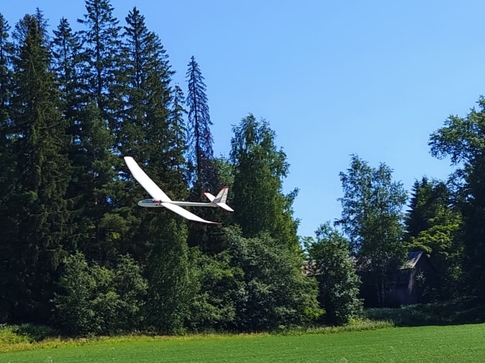 Airtronics Aquila in flight