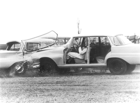 Mercedes w111 Combined crash test