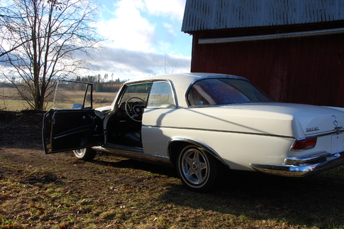 Mercedes-Benz 220SE Coupe
